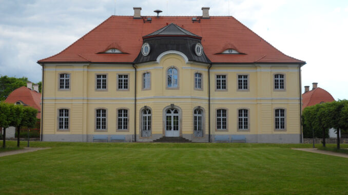 Neues-Schloss-Königshain