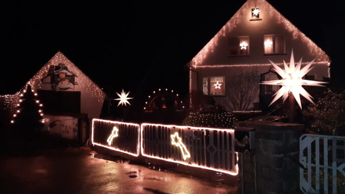 Weihnachtshaus-Koenigshain-Deko Weihnachtshaus-Koenigshain-Deko