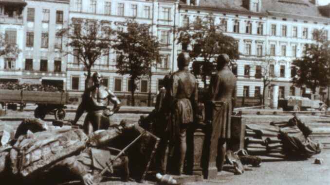 Statuen Wilhelmsplatz Statuen Wilhelmsplatz