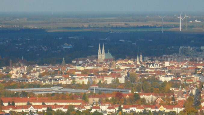 Landeskrone Peterskirche Licht Schatten Landeskrone Peterskirche Licht Schatten